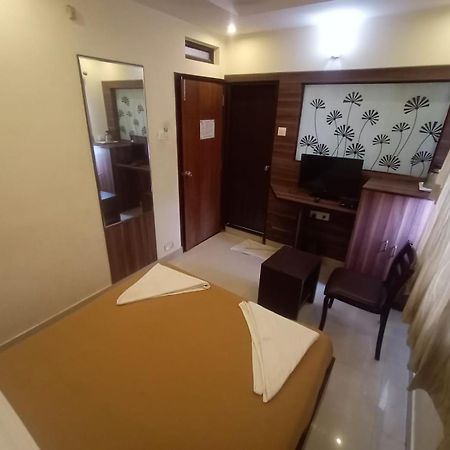 Hotel Aditya Mysuru Zewnętrze zdjęcie