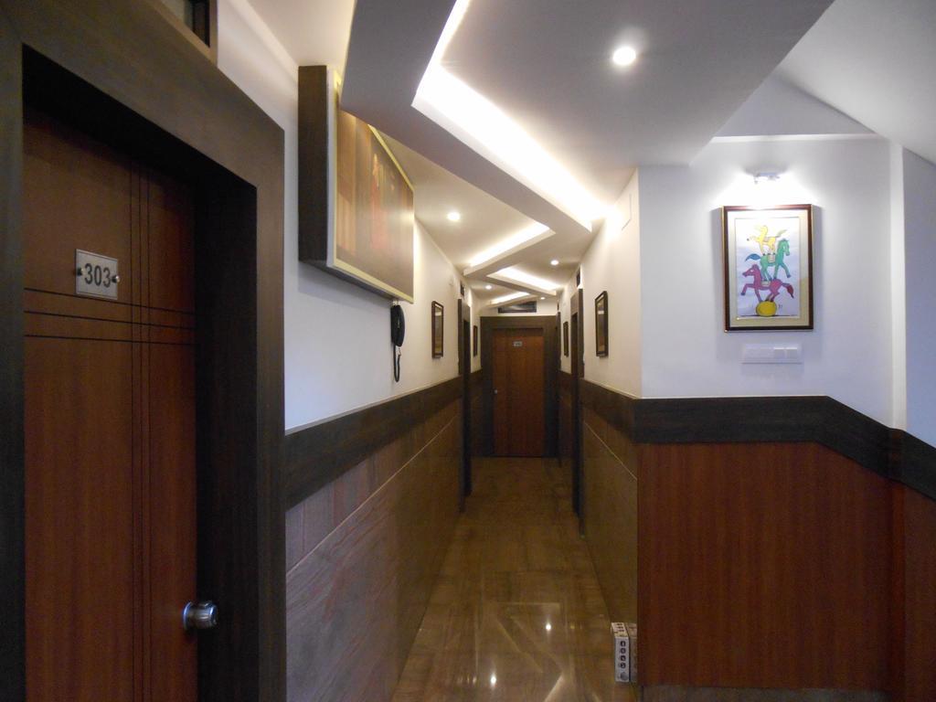 Hotel Aditya Mysuru Zewnętrze zdjęcie